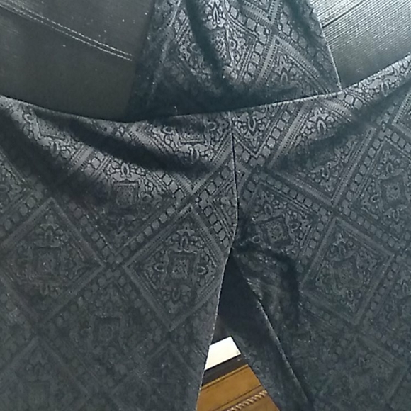 Beautifully detailed pants - Picture 4 of 11